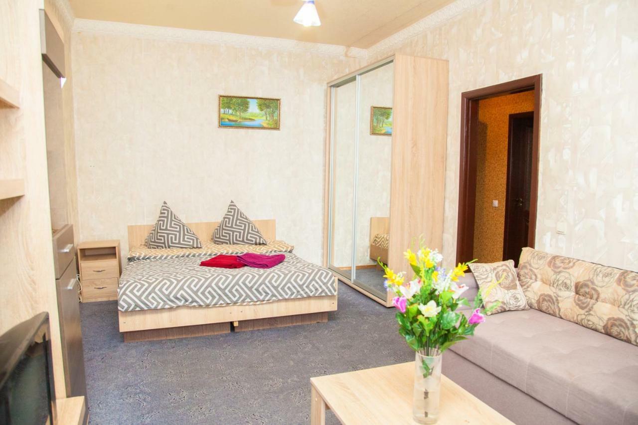 Semi-Luxury Apt On 82 Nezalezhnoi Ukrаiny Street Near Intourist Hotel Zaporizhia Exteriör bild